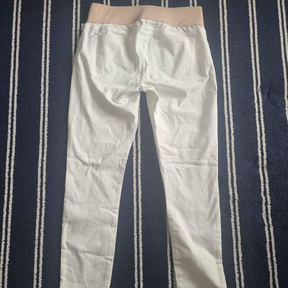 BNWT GAP Maternity White Jeans size 30/10R